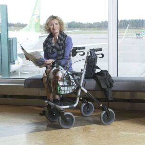 Rollator 4-wheels with tray (adjustable)